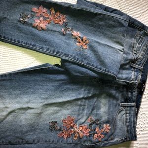 Nine West embroidered jeans size 16